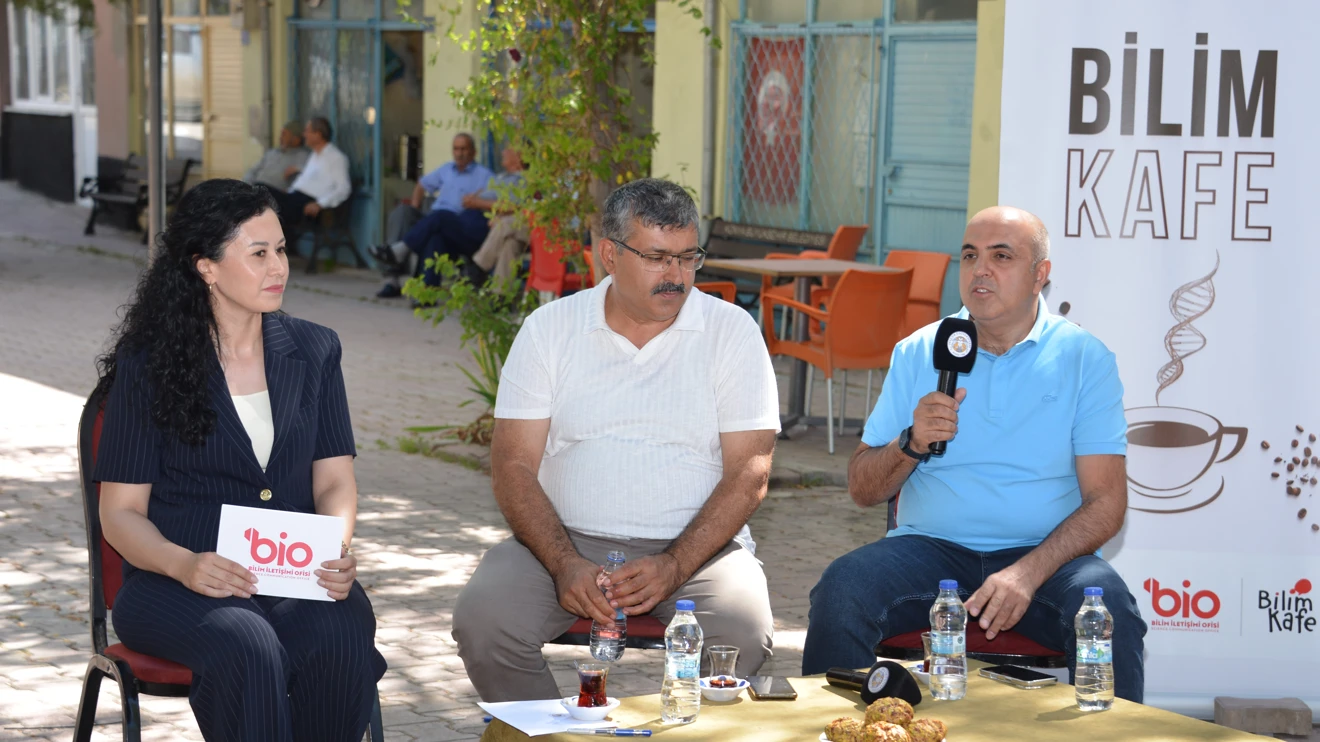 Bilim, kampüsten tarlaya ulaştı: Selçuk Üniversitesinden İçeri Çumra’da “Bilim Kafe” etkinliği